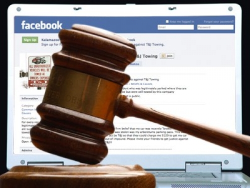 Legittimo il licenziamento del dipendente che offende più volte i capi su Facebook