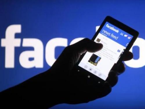 L’azienda vede i messaggi Facebook e licenzia la segretaria infedele