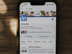 Viola la privacy l’estensione di Chrome che permette di scoprire i dati di contatto degli utenti di Linkedin