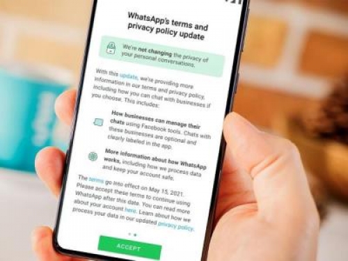 Utenti costretti ad accettare condizioni privacy non trasparenti: i consumatori denunciano WhatsApp alla Commissione europea