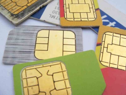 Negozi di telefonia intestavano abbonamenti e sim card a centinaia di ignari utenti, interviene il Garante Privacy