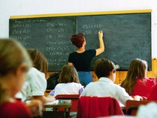 Pubblicati online dati sulla salute dei docenti e altre informazioni personali non necessarie: il Garante sanziona due scuole